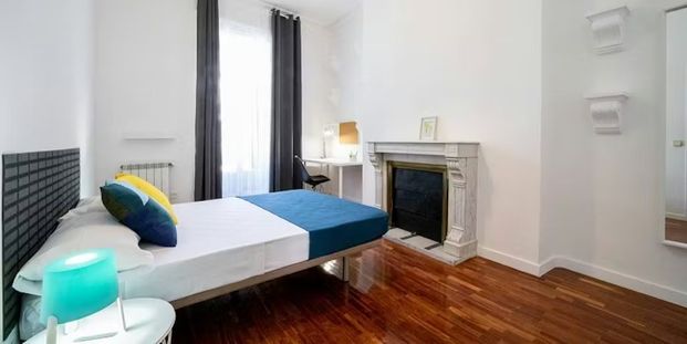 Calle de Fuencarral, Madrid, Community of Madrid 28004 - Photo 1