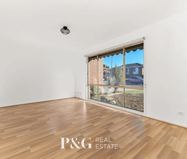 🏡 Stylish & Low-Maintenance Living in a Convenient Location! - Photo 1