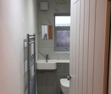 1 Bed End Terrace, Haleys Yard, LS13 - Photo 1