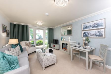 Charrington Lodge, Oxted - Photo 3