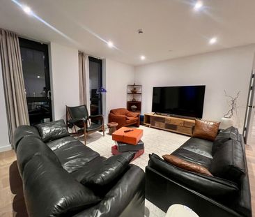 3 Bed Flat, Merino Gardens, E1W - Photo 1
