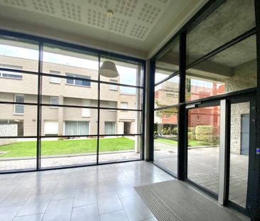 Location Appartement 4 pièces 82m² LILLE 59000 - Photo 3