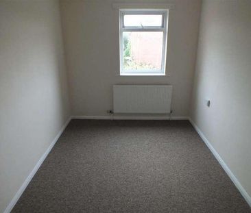 Tudor Drive, Trowbridge, BA14 - Photo 4