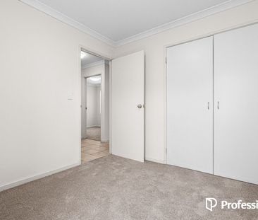Modern Rear Villa with Convenient Living! - Photo 6