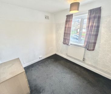 Vale Drive, Southampton - Photo 2