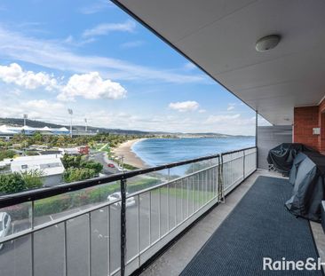 Stunning home with breath-taking views - Photo 4
