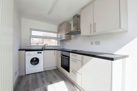 Airdrie Grove - Photo 4