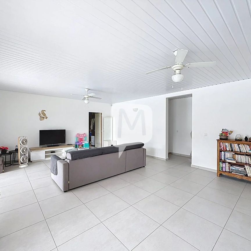 Location Maison 5 pièces 130m² REMIRE MONTJOLY 97354 - Photo 1