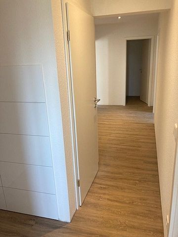 Kernsaniert und mit phantastischer Aussicht! Moderne Erdgeschoss-Wohnung in Lippstadt-Overhagen - Foto 2