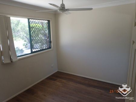 Renovated 3 bedroom townhouse available for rent, centrally located - Photo 4