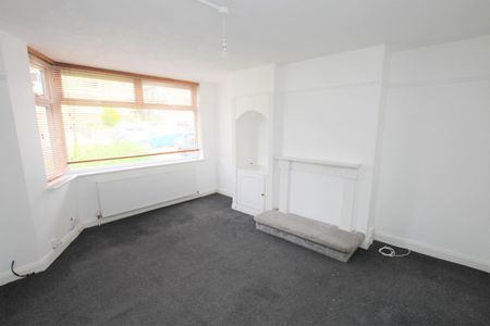 2 bedroom Maisonette to let - Photo 2