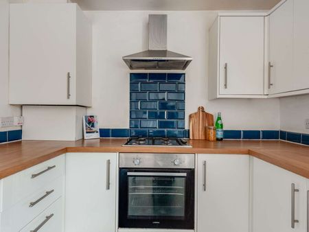 Salisbury Road Room 4 - Photo 2