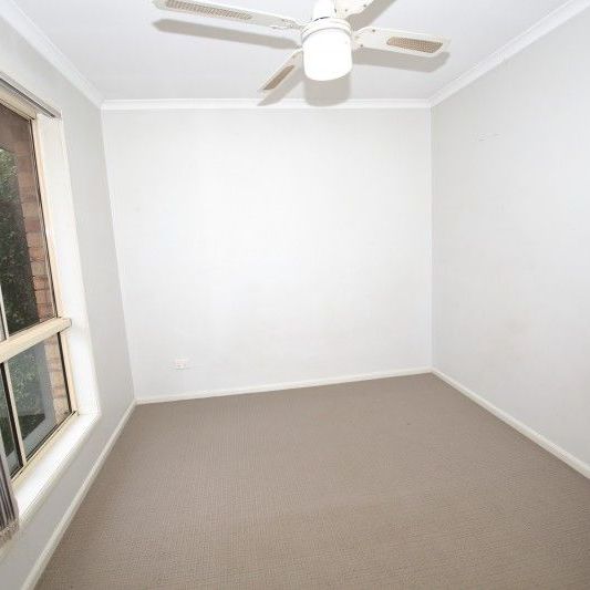 Quiet 3 bedroom townhouse - Photo 1