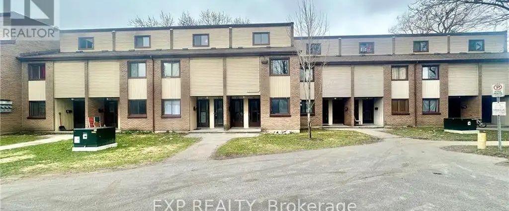 9 - 1200 COURTLAND AVENUE E — 1 Bedroom - Photo 1
