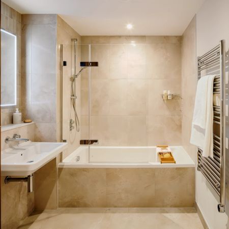 Three Bedroom - Photo 5