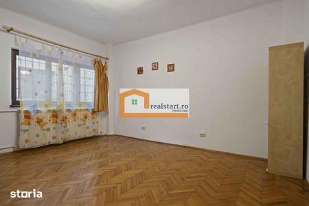 Langa Metrou, curte proprie 200mp, Garaj, 3 camere, centrala, pet frie - Photo 5