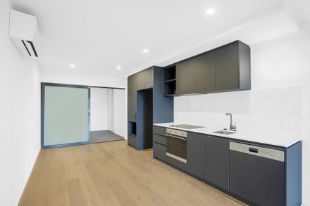 708/83 Cooyong Street, Reid - Photo 2