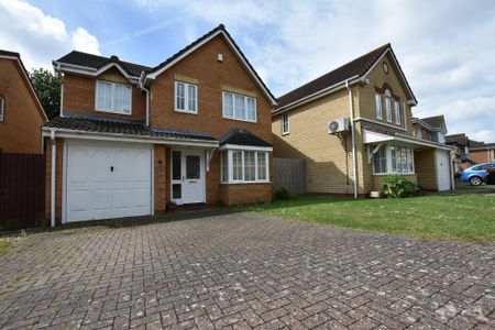 4 bedroom detached house to rent - Photo 2