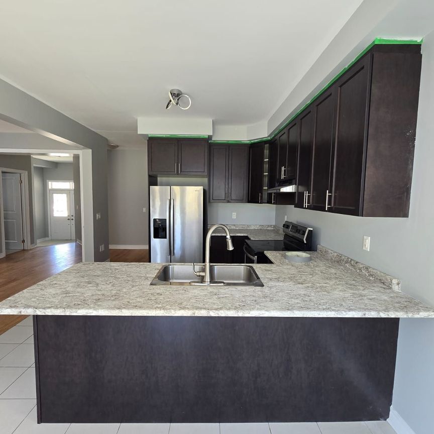 For Lease - 486 Thompson Street, Woodstock, Ontario - Photo 1