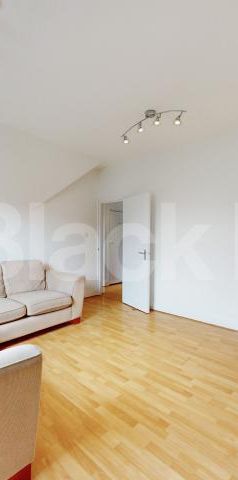 Modern Apartment - Photo 1