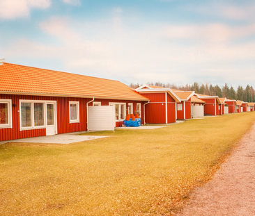 Välkommen till ett rymligt och välplanerat parhus i markplan. Här b... - Foto 2