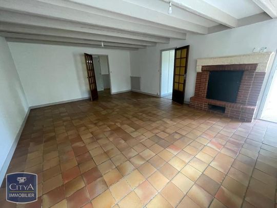 Location Maison 4 pièces 92m² FONTAINE LE COMTE 86240 - Photo 1