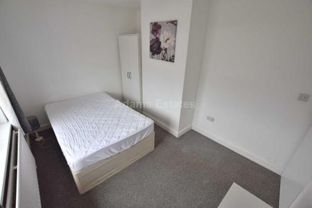 4 bedroom terraced house to rent - Photo 2