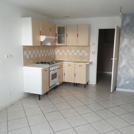 PROVIN, centre-ville, T2 à 540 euros - Photo 1