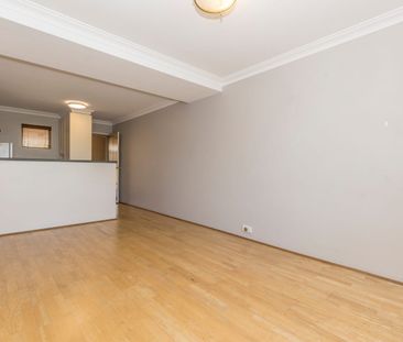 Cozy 2 x 2 Apartment in East Perth! - Photo 1