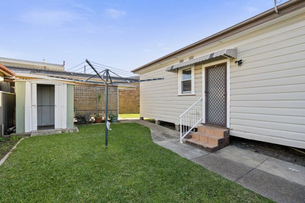 1 Vere Road, Adamstown. - Photo 1