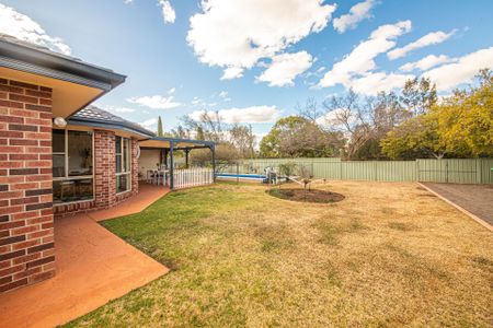 4 Bedroom Home with Pool for Rent - Photo 4