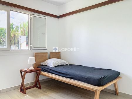 House - Photo 2