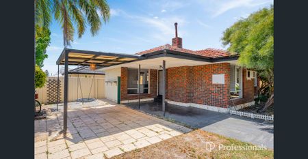 Spacious 3x1 Family Home in Prime Morley Location - Photo 2
