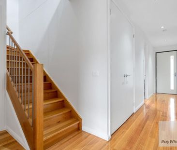 Charming 3-Bedroom Townhouse in Westmeadows - Photo 5