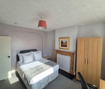 3 bedroom semi-detached house to rent - Photo 4