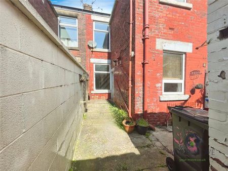 2 bedroom terraced house to rent - Photo 3