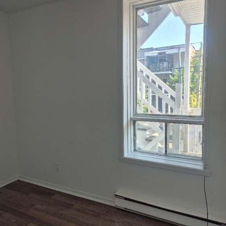 Grand 6 1/2 à louer au Centre-ville de Trois-Rivières - Photo 3