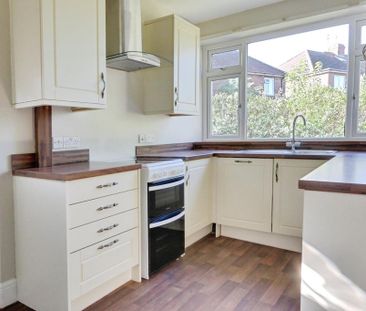 3 bedroom semi-detached house to rent - Photo 3
