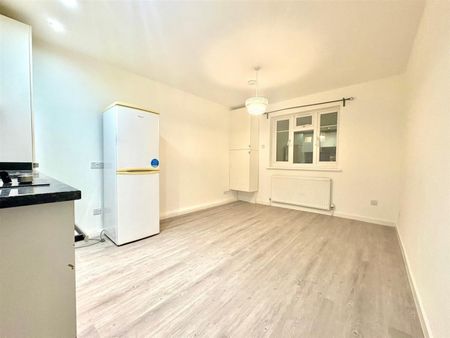 Fortess Road, London - Photo 3