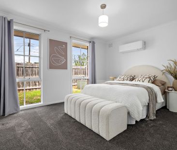 Comfortable & Convenient Living in a Beautifully Maintained Home - Photo 6