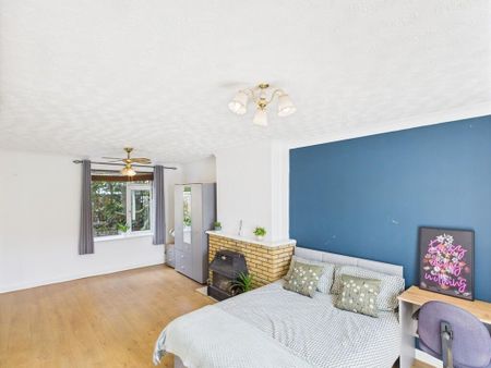 4 bedroom terraced house to rent - Photo 4