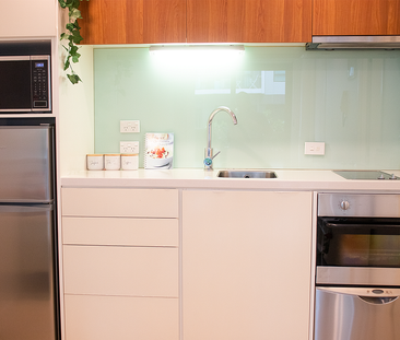 Cozy, compact 1 BR/1 BT with Patio @ Heart of City - Photo 4