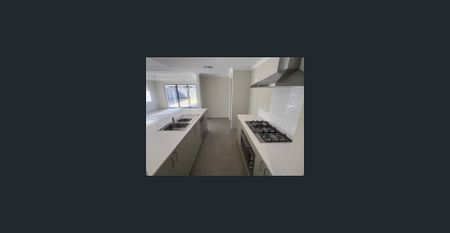 Spacious Family Living Made Easy - Photo 4