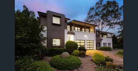 Luxury & Sustainability Architect-Designed Townhouse - Furnished Option Available - Photo 3