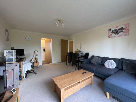 Ladbroke Road, Redhill, RH1 - Photo 2