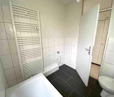 Ratingen: 3-Zimmer-Wohnung mit Aufzug, modernem Tageslichtbad und B... - Foto 2