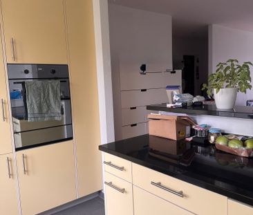 Attraktive Wohnung mit Cheminée und Aussicht - Photo 5