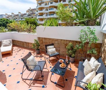 2 room luxury Flat for rent in Marbella, Spain - Photo 5