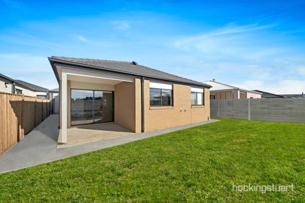 467 Mandalay Circuit, - Photo 1