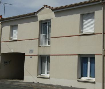 Location Appartement 1 pièce 32m² LA ROCHE SUR YON 85000 - Photo 6